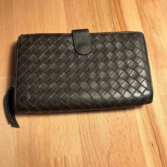 Bottega Veneta Black Quilted Wallet - Picture 2 of 9